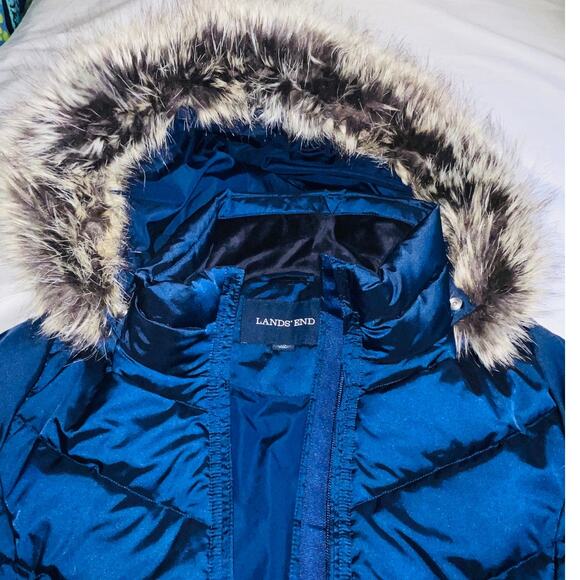 Lands' End Long Down Puffer Coat - Size S (6-8) - Vibrant Blue w/ Faux Fur Hood - Picture 3 of 12